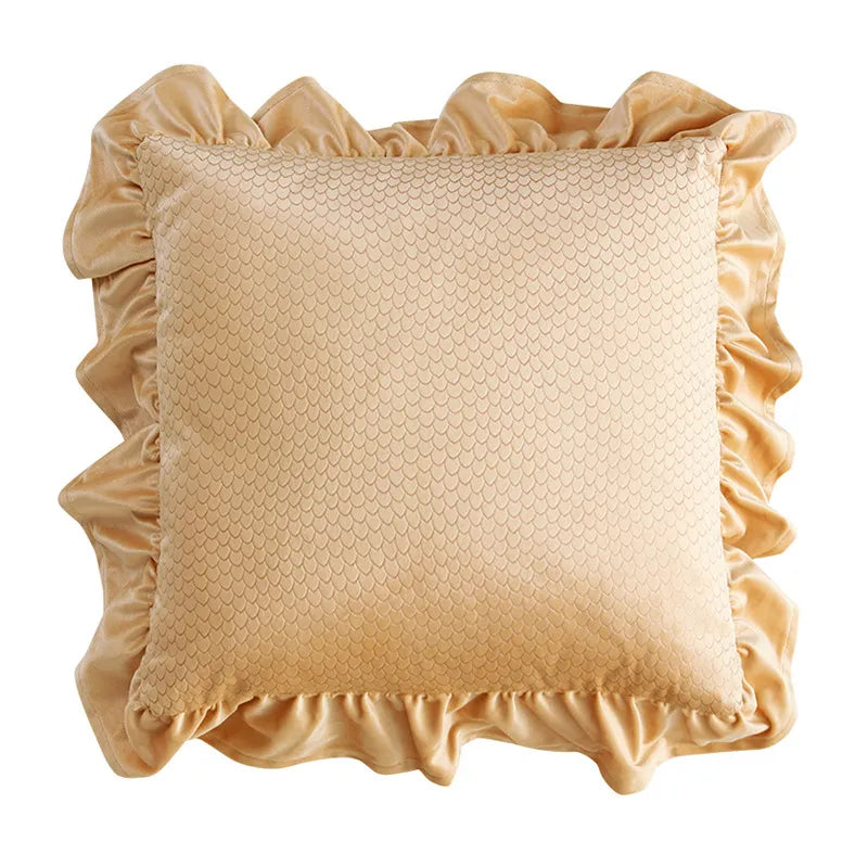 Coussin Velours – Housse à Volants Matelassée