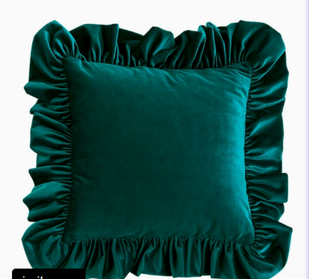 Coussin Velours – Housse à Volants Matelassée