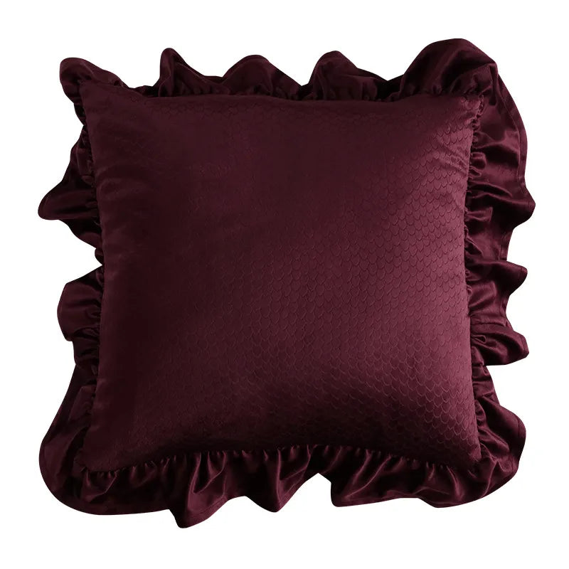 Coussin Velours – Housse à Volants Matelassée