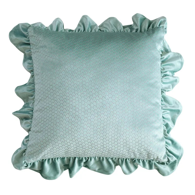 Coussin Velours – Housse à Volants Matelassée